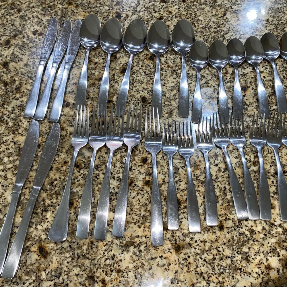 Cambridge/Stainless China 29 Piece Flatware Set 5 Knives 12 Spoons 12 Forks
